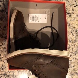 Boys Cat and Jack boots, Brown, size 1
